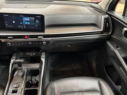 Used 2024 Kia Sorento S FWD image 33