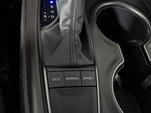 Used 2022 Toyota Camry SE image 32