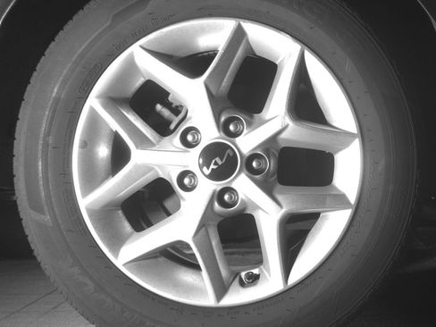 Used 2025 Kia Soul LX w/ LX Technology Package FWD image 20