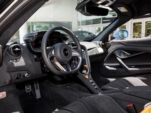New 2027 McLaren 750S RWD image 52