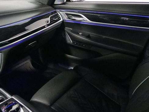 Used 2019 BMW 750i RWD image 54