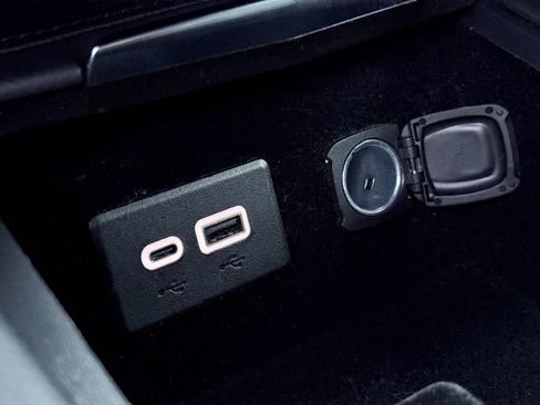 Used 2024 Cadillac XT4 Premium Luxury image 24