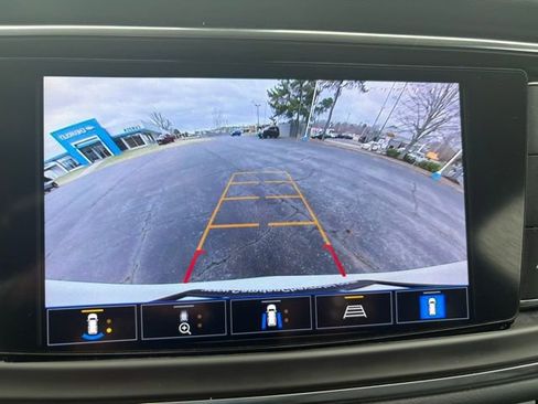 Used 2024 Buick Enclave Premium AWD/4WD image 28