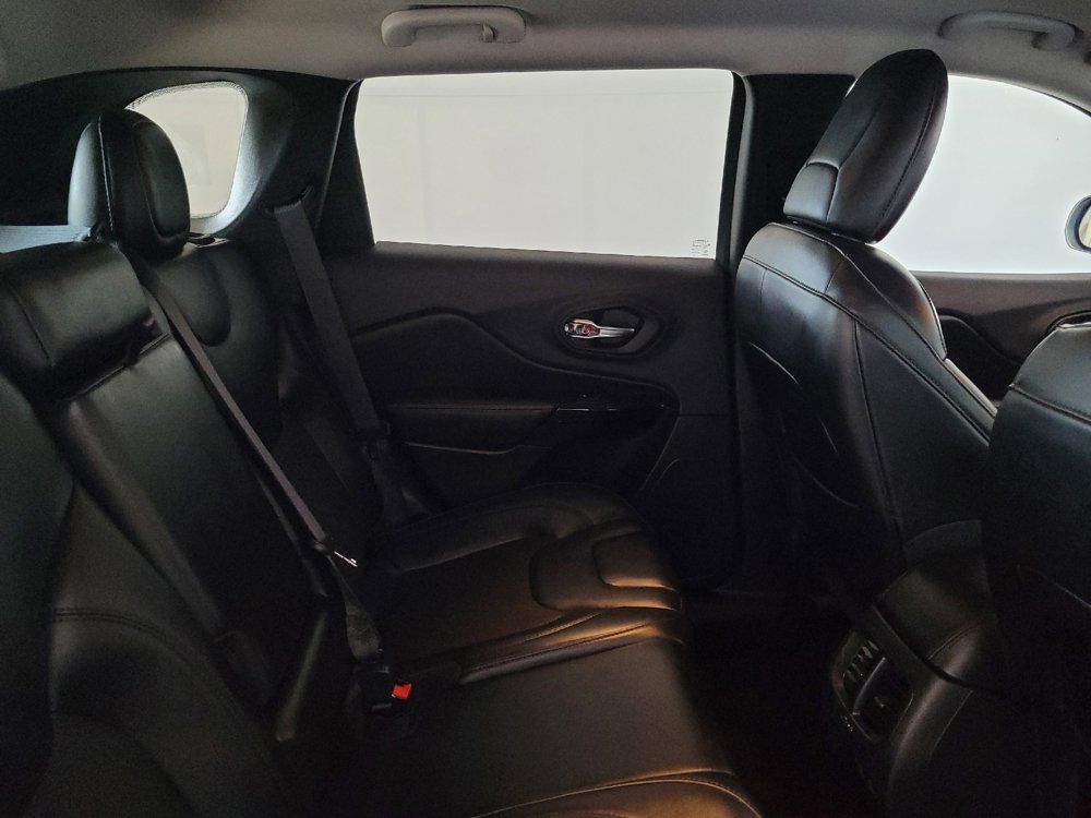Used 2021 Jeep Cherokee Latitude Plus FWD image 19
