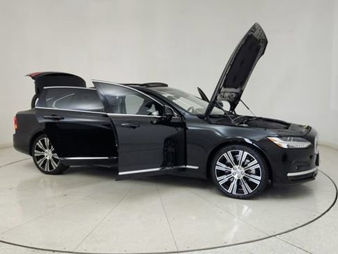 Used 2023 Volvo S90 B6 Plus AWD/4WD image 13