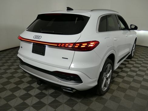 New 2025 Audi Q5 Premium Plus image 3