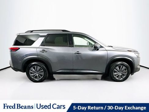 Used 2024 Nissan Pathfinder SV AWD/4WD image 11