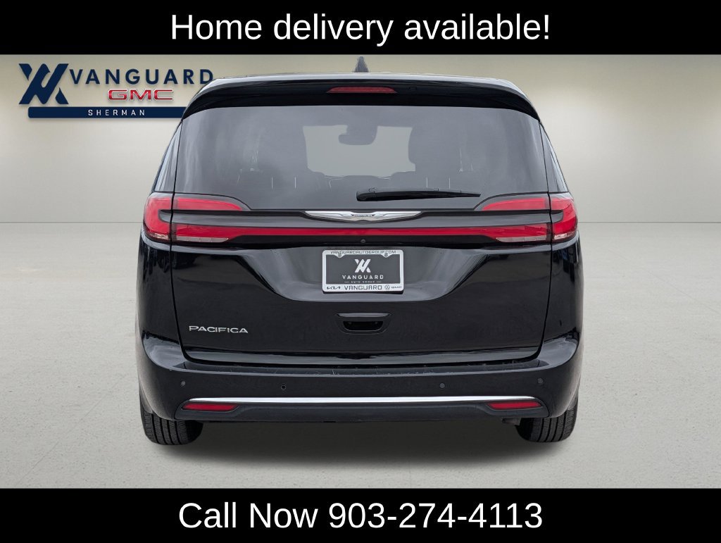Used 2024 Chrysler Pacifica Touring-L FWD image 6