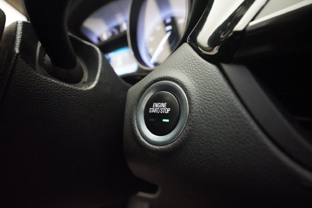 Used 2019 Buick Envision Essence FWD image 29