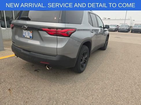 Used 2023 Chevrolet Traverse LS w/ Midnight/Sport Edition FWD image 4