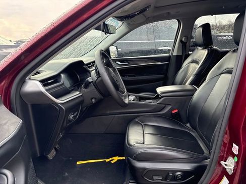 Used 2023 Jeep Grand Cherokee L Limited w/ Luxury Tech Group II image 7