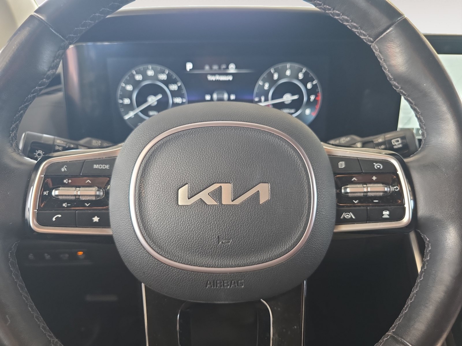 Certified 2024 Kia Carnival SX Prestige FWD image 11
