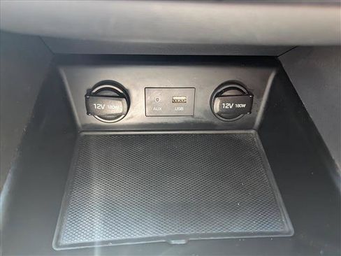 Used 2019 Hyundai Ioniq Plug-In Hybrid FWD image 30