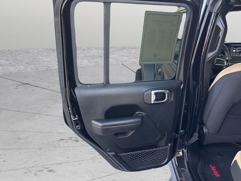 Used 2020 Jeep Gladiator Sport w/ Quick Order Package 24S image 33