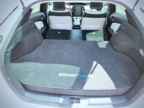 Used 2017 Toyota Prius Prime Advanced w/ Carpet Mat Package FWD image 49