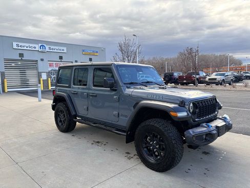 Used 2024 Jeep Wrangler Unlimited image 3