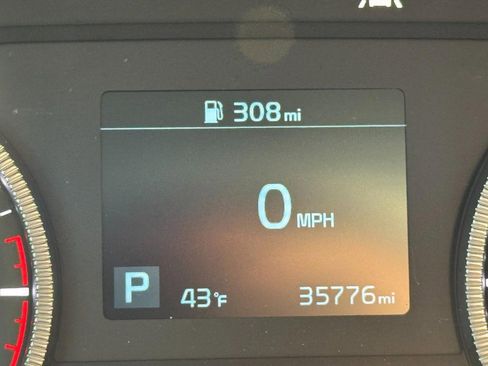 Used 2022 Kia Telluride LX image 18