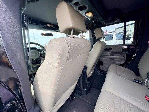 Used 2007 Jeep Wrangler Unlimited Sahara AWD/4WD image 20