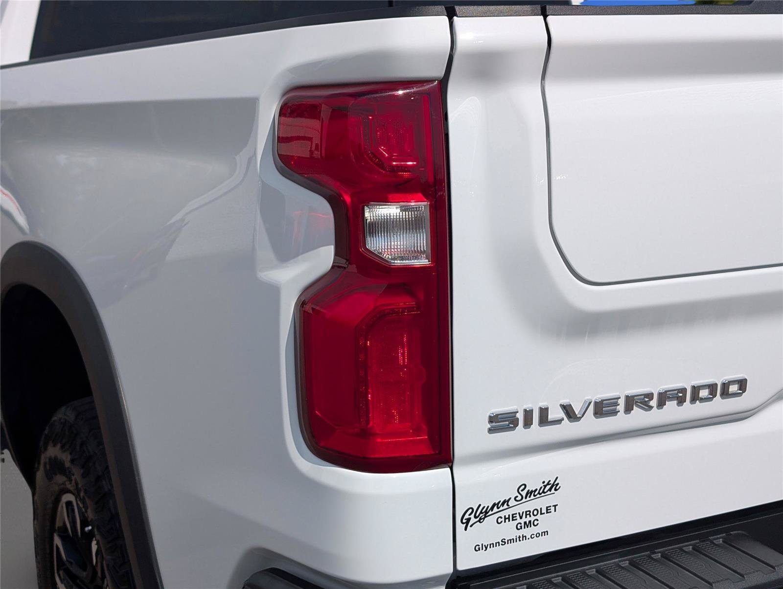 Used 2023 Chevrolet Silverado 1500 ZR2 w/ Technology Package AWD/4WD image 11