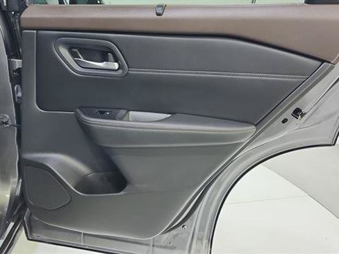 Used 2023 Nissan Rogue SV w/ SV Premium B Package FWD image 28