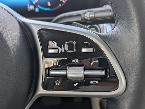 Used 2020 Mercedes-Benz GLB 250 4MATIC image 29