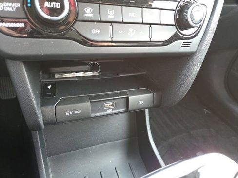 Used 2022 Kia Niro EX w/ Cold Weather Package image 19