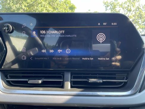 Used 2025 Chevrolet Trax LT w/ Driver Confidence Package FWD image 33
