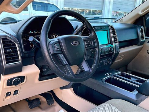 Used 2016 Ford F150 XLT w/ Equipment Group 302A Luxury image 18