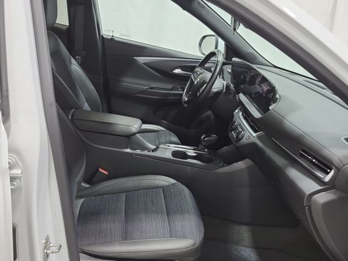 Used 2024 Buick Envista Preferred FWD image 12