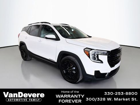 Used 2022 GMC Terrain SLE w/ Driver Convenience Package image 1