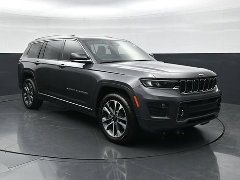 Used 2021 Jeep Grand Cherokee L Overland w/ Luxury Tech Group IV AWD/4WD image 4
