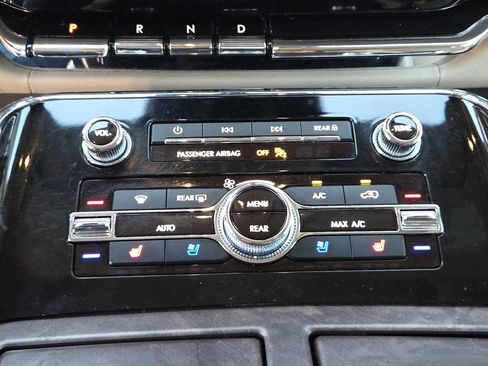 Used 2024 Lincoln Navigator Reserve image 23