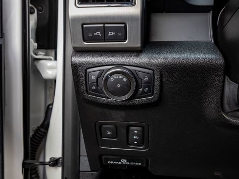 Used 2021 Ford F250 Platinum w/ FX4 Off-Road Package image 21