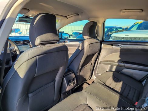 Used 2019 Ford Fusion SE image 14