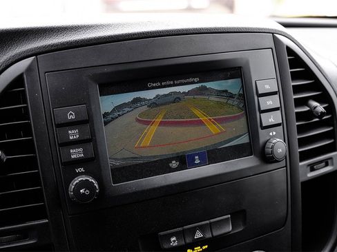 Used 2023 Mercedes-Benz Metris image 18