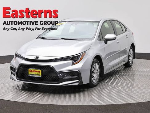 Used 2022 Toyota Corolla SE FWD image 1
