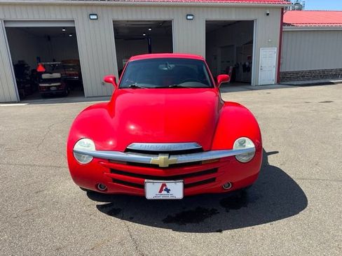 Used 2006 Chevrolet SSR w/ Preferred Equipment Group RWD image 8