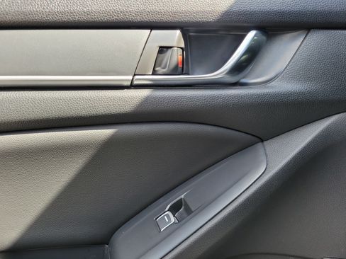 Used 2020 Honda Accord Sport image 19