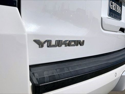 Used 2017 GMC Yukon SLT image 40
