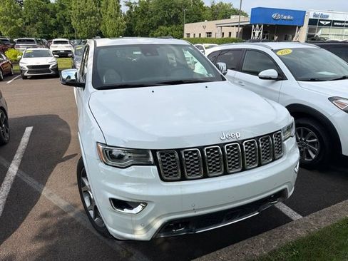 Used 2019 Jeep Grand Cherokee Overland AWD/4WD image 17