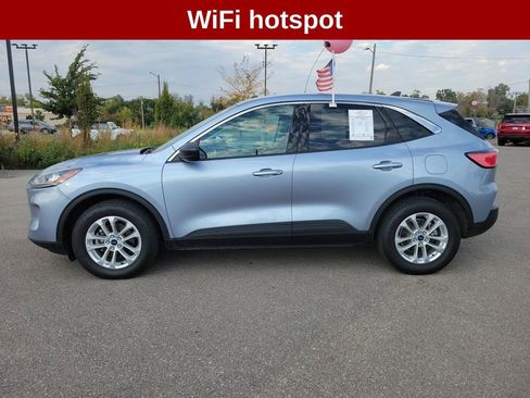 Used 2022 Ford Escape SE image 2