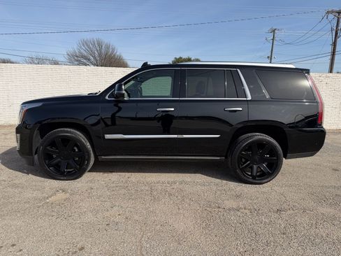 Used 2018 Cadillac Escalade Premium Luxury image 3