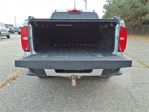 Used 2018 Chevrolet Colorado LT w/ Redline Special Edition image 8