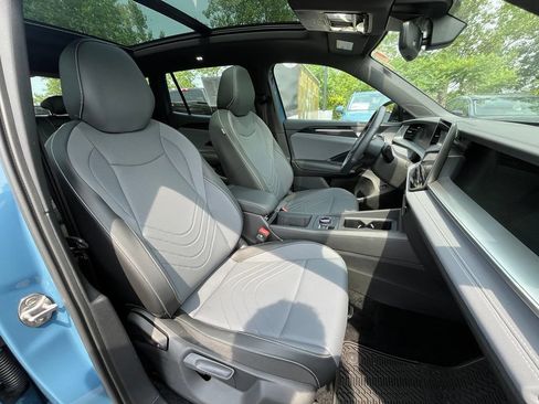 Certified 2026 Volkswagen Tiguan SE R-Line AWD/4WD image 13