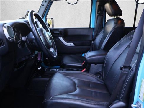 Used 2017 Jeep Wrangler Unlimited Sahara w/ Connectivity Group AWD/4WD image 20
