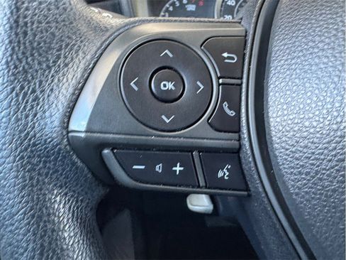 Used 2021 Toyota Corolla LE FWD image 13