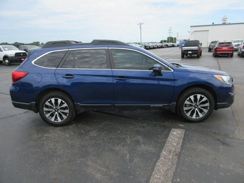 Used 2016 Subaru Outback 3.6R Limited AWD/4WD image 2