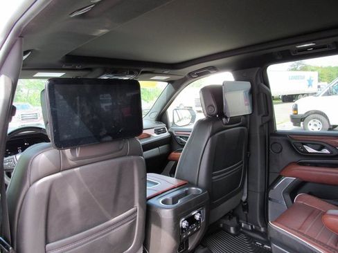 Used 2023 GMC Yukon XL Denali Ultimate image 23