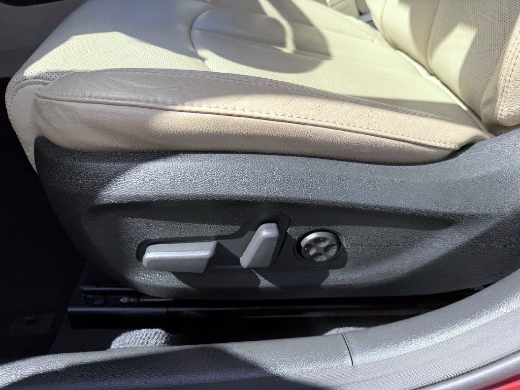 Used 2015 Hyundai Sonata Limited w/ Option Group 05 FWD image 15