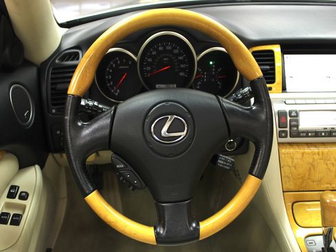 Used 2002 Lexus SC 430 Convertible image 15